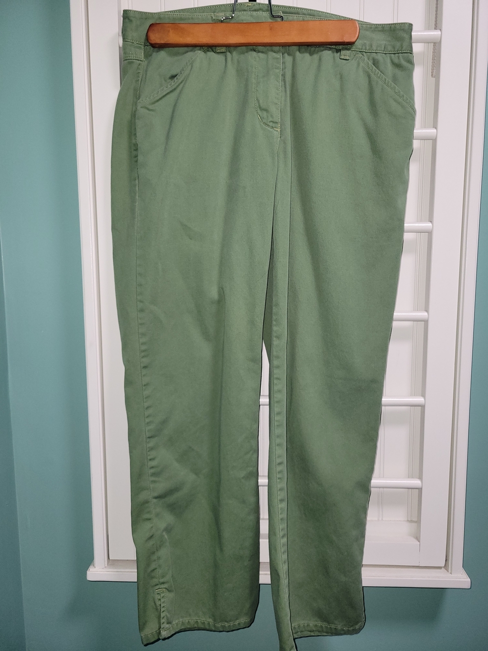 J. Crew Vintage Favorite Fit Women's Cropped Green Chinos